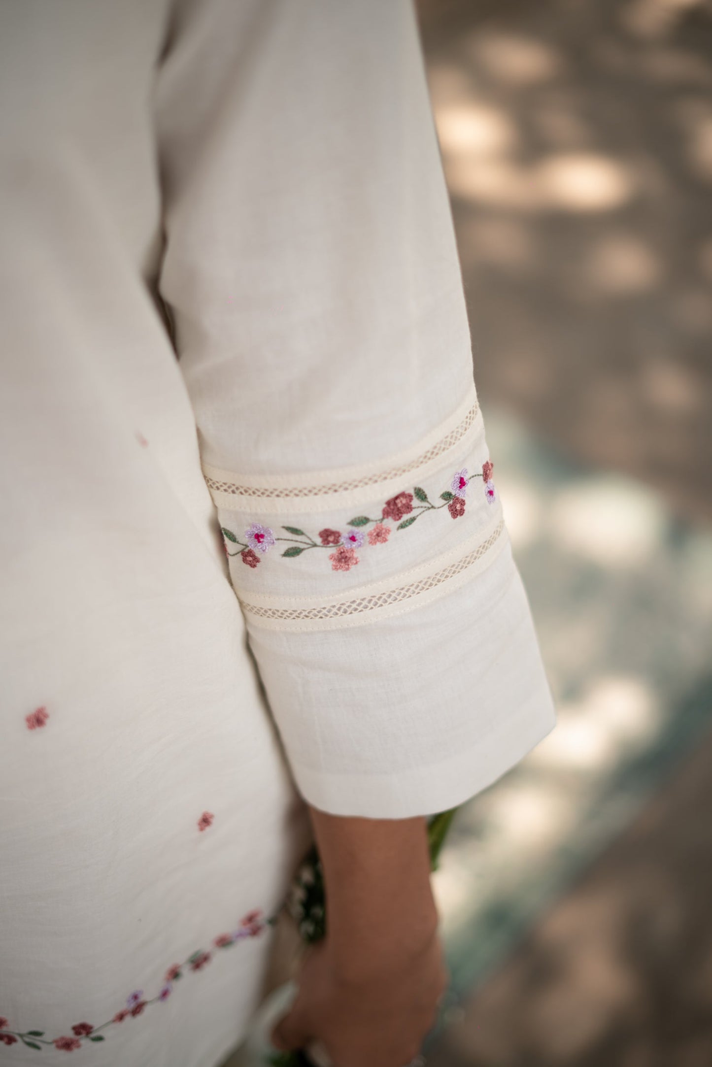 Mira Kameez