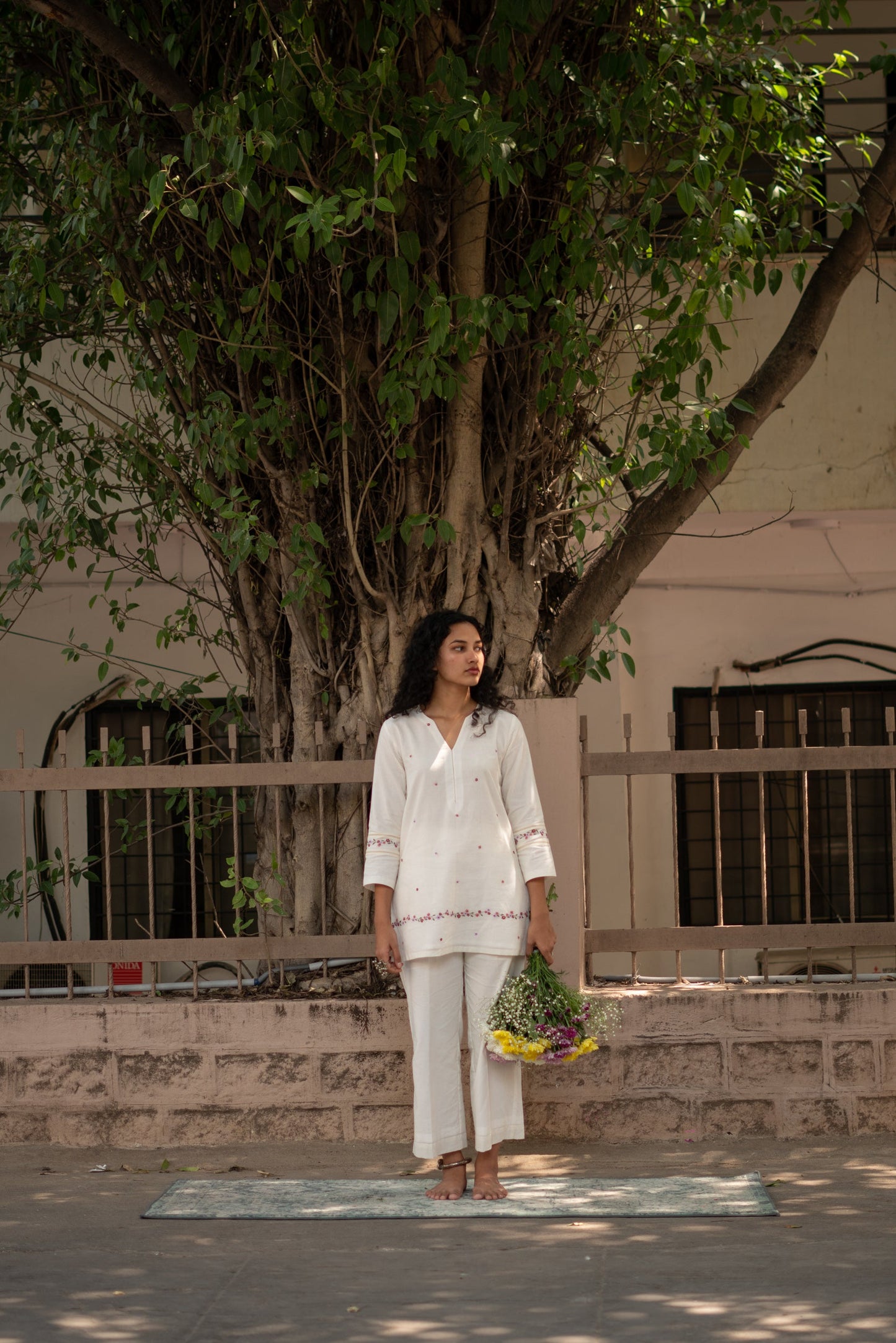 Mira Kameez