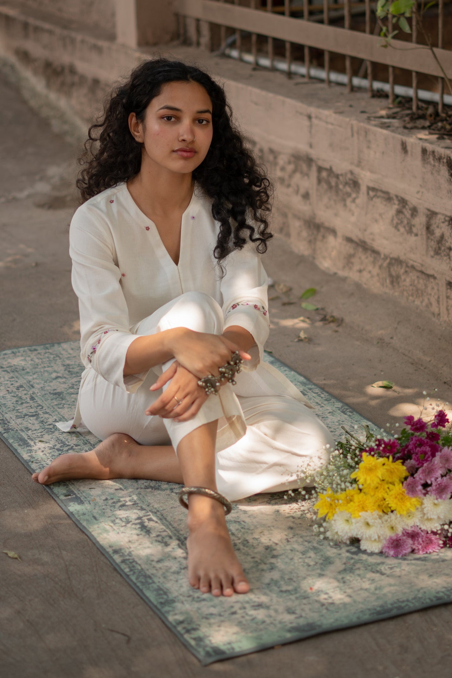 Mira Kameez